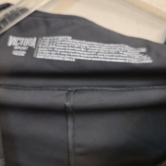 NWOT Victoria Sport High-Rise Total Knockout Leggings – Charcoal Gray Sz L - Picture 3 of 5